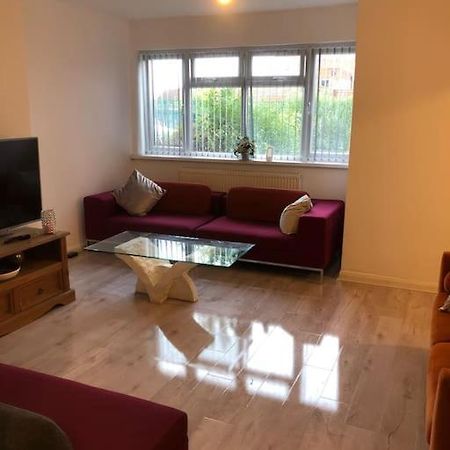 Lovely 3 Bedroom Entire Home With Street Parking - Close To Nec, Bhx Airport - Sleeps 6 Guests Ideal For Contractors & Families Birmingham Extérieur photo