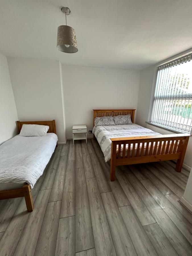 Lovely 3 Bedroom Entire Home With Street Parking - Close To Nec, Bhx Airport - Sleeps 6 Guests Ideal For Contractors & Families Birmingham Extérieur photo